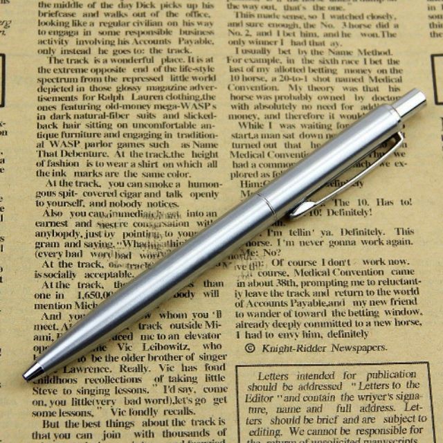 Bút bi BP037 (bút bấm)