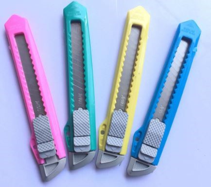 Dao rọc giấy thường lớn